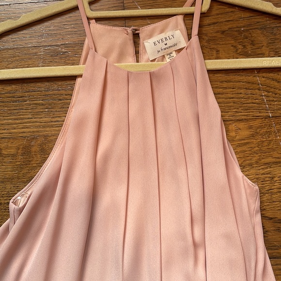 Every by Francesca’s Blush Pink Flowy Mini Dress Size XS Runs Big - Picture 3 of 5